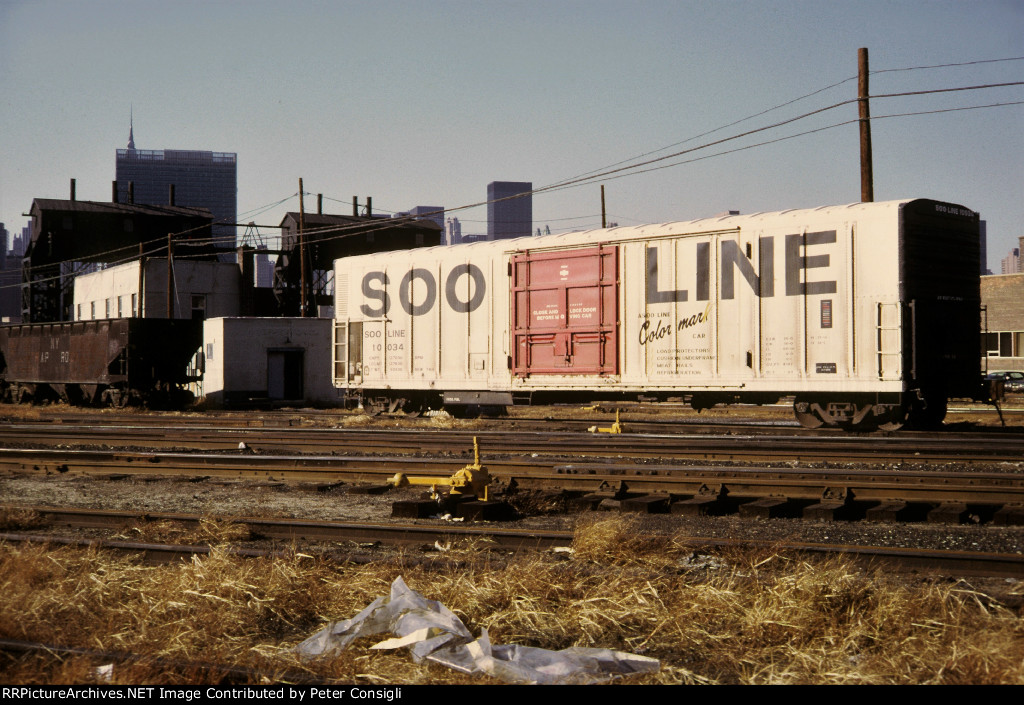 SOO 10034 Soo Line Colormark Reefer